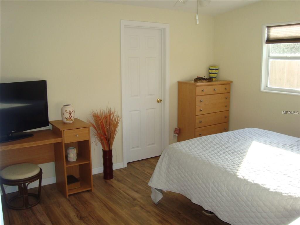 242 11TH AVENUE SW, LARGO, Florida 33770, 3 Bedrooms Bedrooms, 4 Rooms Rooms,2 BathroomsBathrooms,Residential,For sale,11TH,W7637788