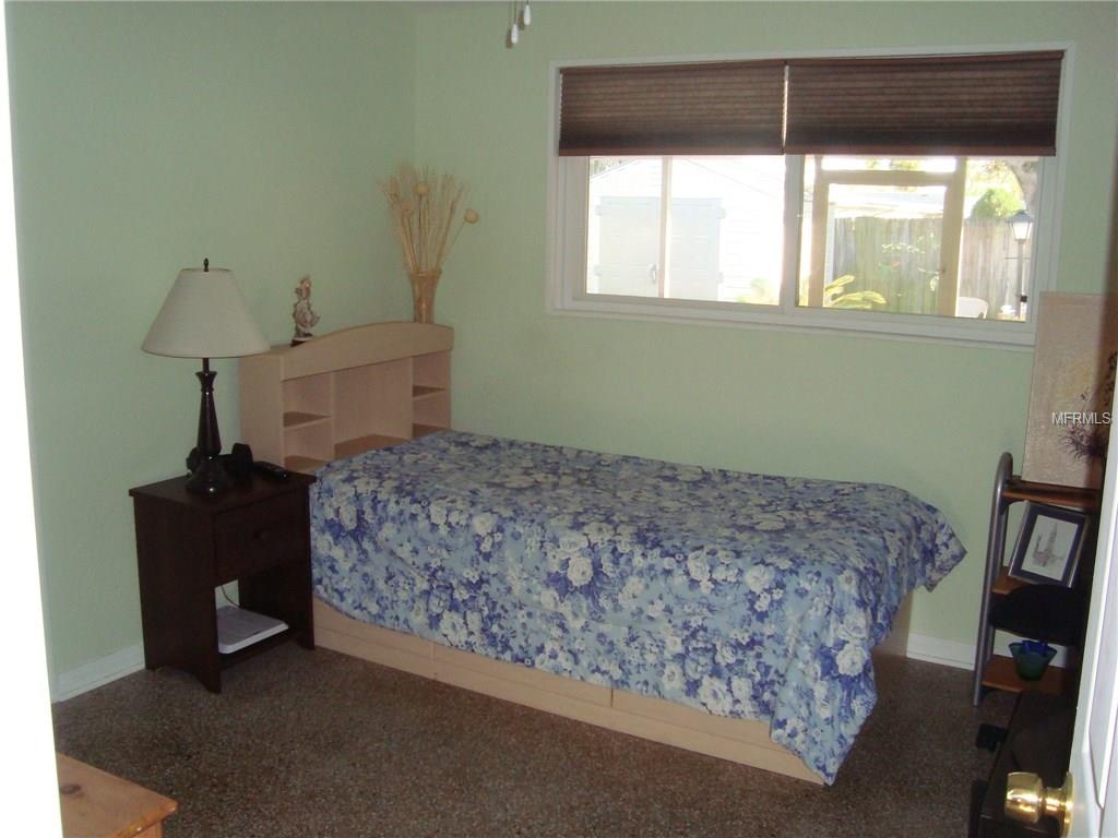 242 11TH AVENUE SW, LARGO, Florida 33770, 3 Bedrooms Bedrooms, 4 Rooms Rooms,2 BathroomsBathrooms,Residential,For sale,11TH,W7637788