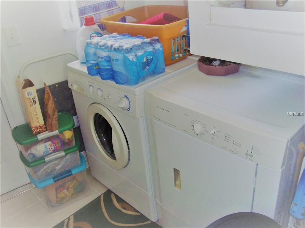 242 11TH AVENUE SW, LARGO, Florida 33770, 3 Bedrooms Bedrooms, 4 Rooms Rooms,2 BathroomsBathrooms,Residential,For sale,11TH,W7637788