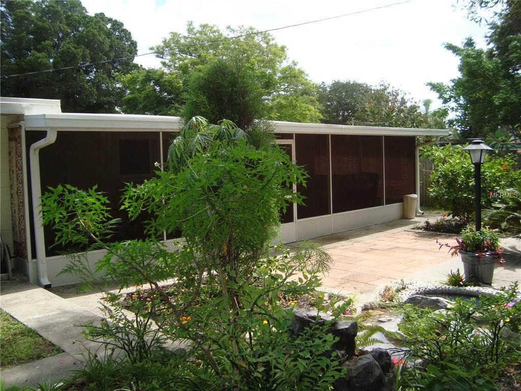 242 11TH AVENUE SW, LARGO, Florida 33770, 3 Bedrooms Bedrooms, 4 Rooms Rooms,2 BathroomsBathrooms,Residential,For sale,11TH,W7637788