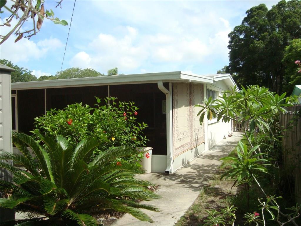 242 11TH AVENUE SW, LARGO, Florida 33770, 3 Bedrooms Bedrooms, 4 Rooms Rooms,2 BathroomsBathrooms,Residential,For sale,11TH,W7637788