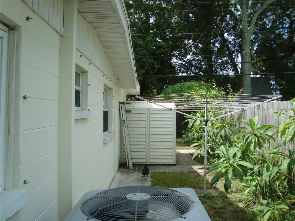 242 11TH AVENUE SW, LARGO, Florida 33770, 3 Bedrooms Bedrooms, 4 Rooms Rooms,2 BathroomsBathrooms,Residential,For sale,11TH,W7637788