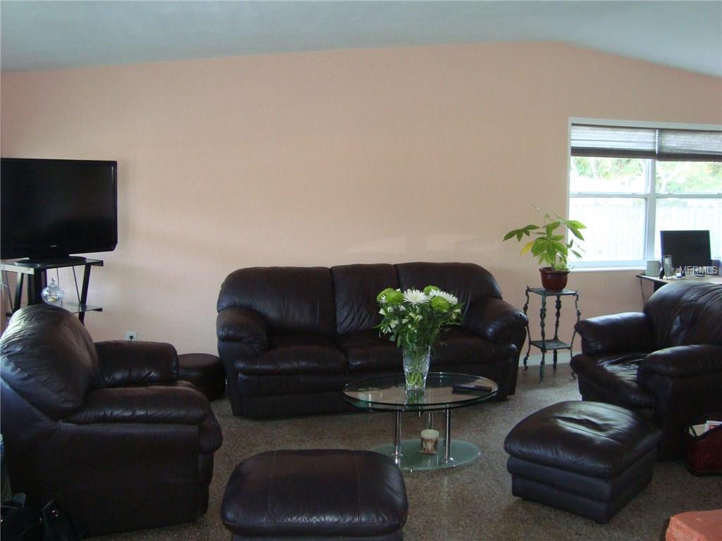 242 11TH AVENUE SW, LARGO, Florida 33770, 3 Bedrooms Bedrooms, 4 Rooms Rooms,2 BathroomsBathrooms,Residential,For sale,11TH,W7637788