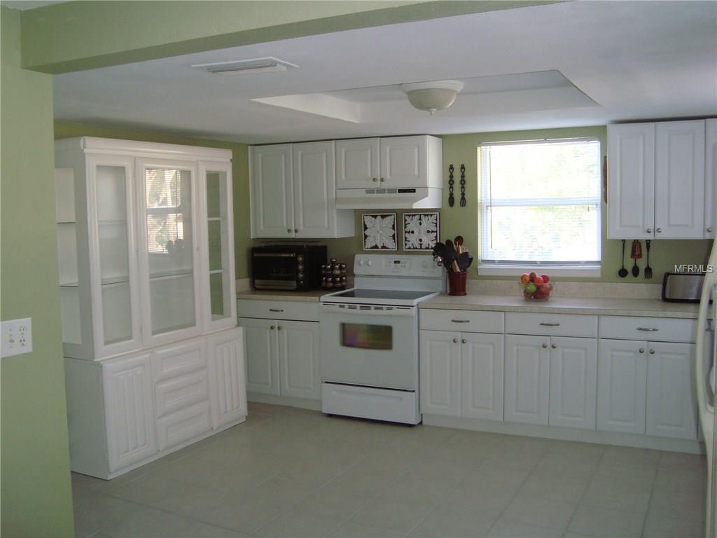 242 11TH AVENUE SW, LARGO, Florida 33770, 3 Bedrooms Bedrooms, 4 Rooms Rooms,2 BathroomsBathrooms,Residential,For sale,11TH,W7637788