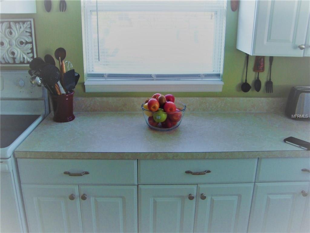 242 11TH AVENUE SW, LARGO, Florida 33770, 3 Bedrooms Bedrooms, 4 Rooms Rooms,2 BathroomsBathrooms,Residential,For sale,11TH,W7637788