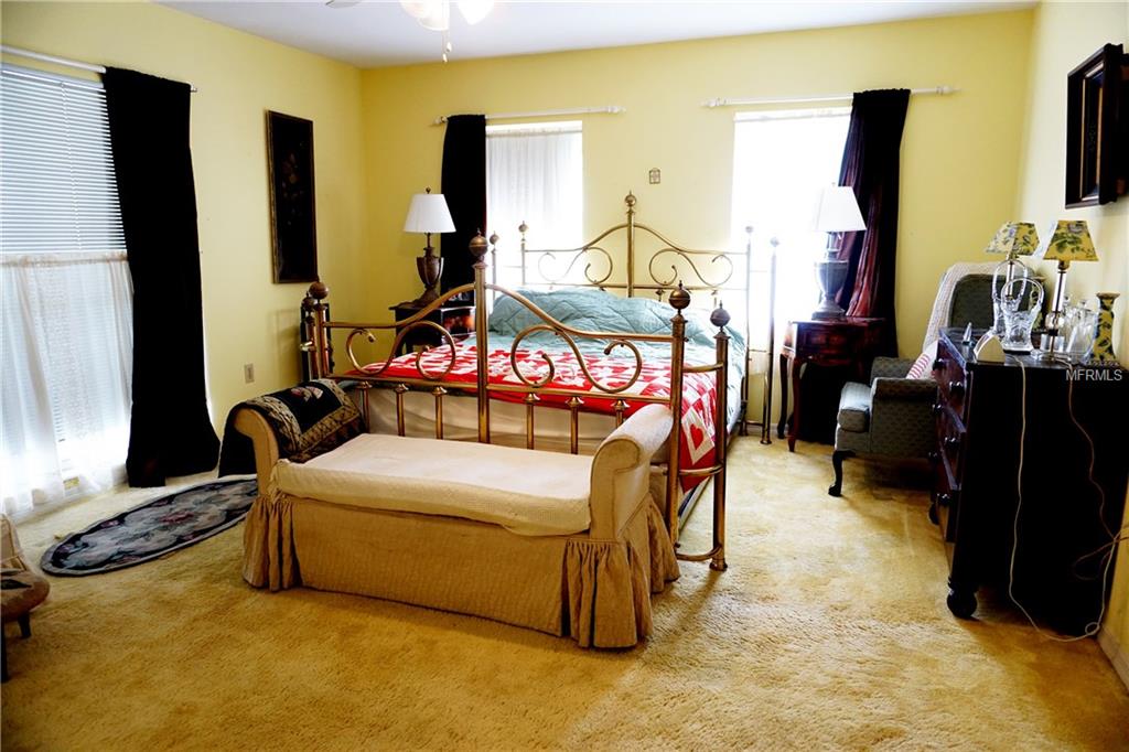 6008 FAIRWAY DRIVE, RIDGE MANOR, Florida 33523, 3 Bedrooms Bedrooms, 8 Rooms Rooms,2 BathroomsBathrooms,Residential,For sale,FAIRWAY,T2928566