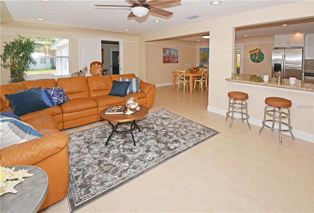 4820 WELCH CAUSEWAY, ST PETERSBURG, Florida 33708, 4 Bedrooms Bedrooms, 8 Rooms Rooms,4 BathroomsBathrooms,Residential,For sale,WELCH,U7829004