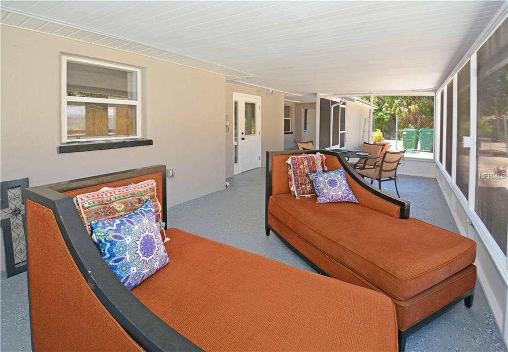 4820 WELCH CAUSEWAY, ST PETERSBURG, Florida 33708, 4 Bedrooms Bedrooms, 8 Rooms Rooms,4 BathroomsBathrooms,Residential,For sale,WELCH,U7829004