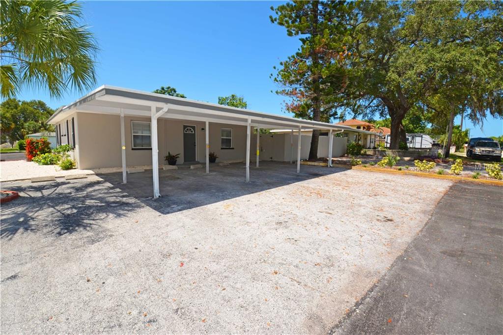 4820 WELCH CAUSEWAY, ST PETERSBURG, Florida 33708, 4 Bedrooms Bedrooms, 8 Rooms Rooms,4 BathroomsBathrooms,Residential,For sale,WELCH,U7829004