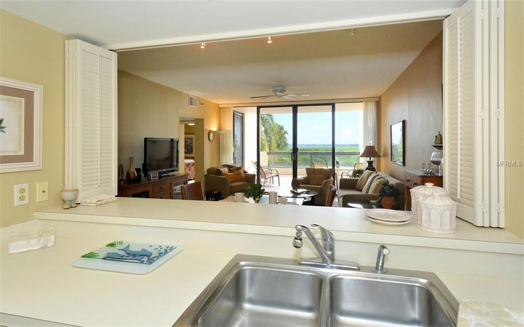 1930 HARBOURSIDE DRIVE, LONGBOAT KEY, Florida 34228, 2 Bedrooms Bedrooms, 4 Rooms Rooms,2 BathroomsBathrooms,Residential,For sale,HARBOURSIDE,A4196719