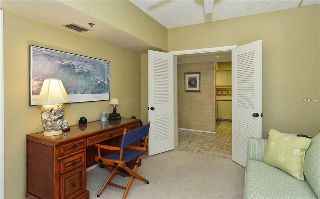 1930 HARBOURSIDE DRIVE, LONGBOAT KEY, Florida 34228, 2 Bedrooms Bedrooms, 4 Rooms Rooms,2 BathroomsBathrooms,Residential,For sale,HARBOURSIDE,A4196719