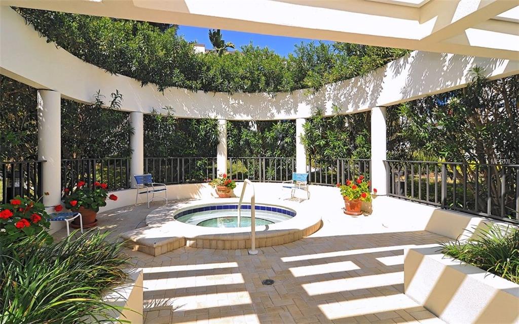 1930 HARBOURSIDE DRIVE, LONGBOAT KEY, Florida 34228, 2 Bedrooms Bedrooms, 4 Rooms Rooms,2 BathroomsBathrooms,Residential,For sale,HARBOURSIDE,A4196719