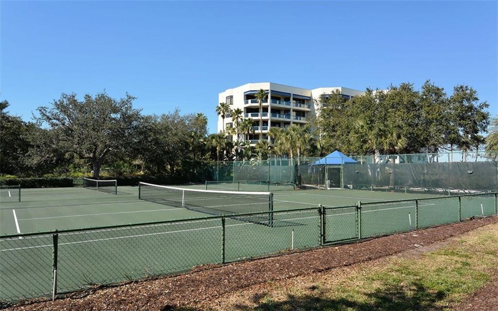1930 HARBOURSIDE DRIVE, LONGBOAT KEY, Florida 34228, 2 Bedrooms Bedrooms, 4 Rooms Rooms,2 BathroomsBathrooms,Residential,For sale,HARBOURSIDE,A4196719