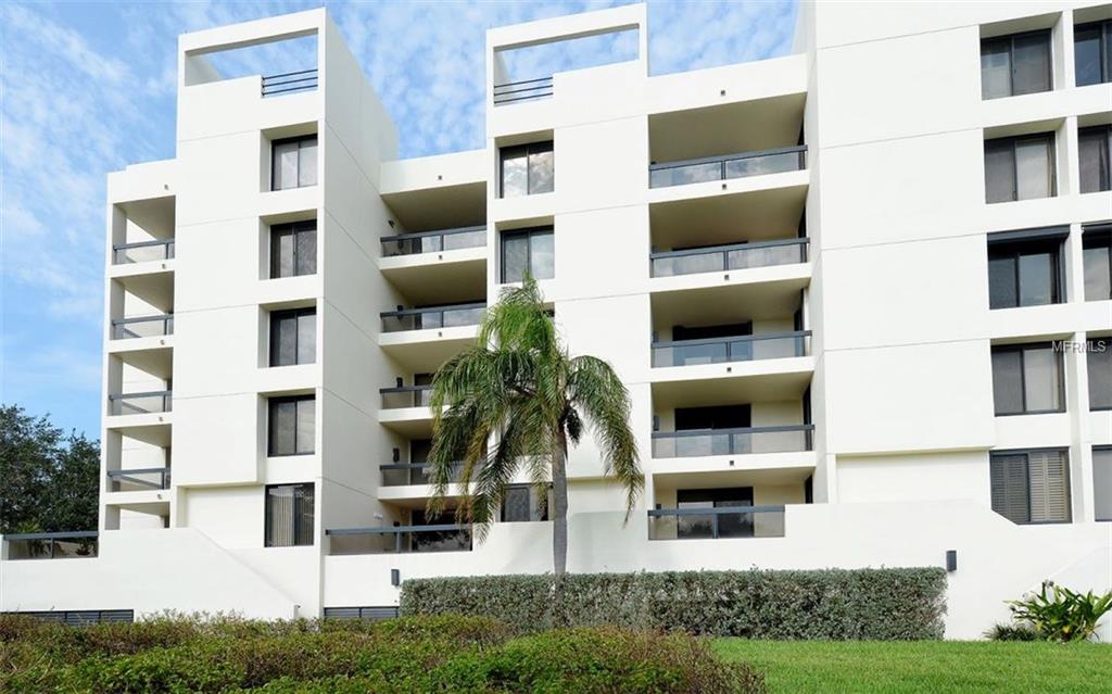 1930 HARBOURSIDE DRIVE, LONGBOAT KEY, Florida 34228, 2 Bedrooms Bedrooms, 4 Rooms Rooms,2 BathroomsBathrooms,Residential,For sale,HARBOURSIDE,A4196719