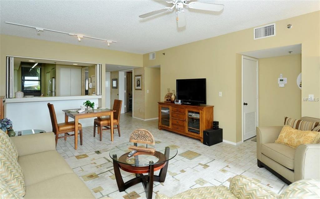 1930 HARBOURSIDE DRIVE, LONGBOAT KEY, Florida 34228, 2 Bedrooms Bedrooms, 4 Rooms Rooms,2 BathroomsBathrooms,Residential,For sale,HARBOURSIDE,A4196719