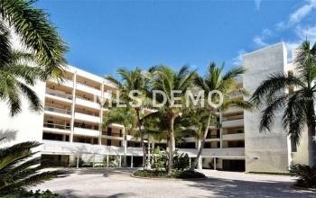 1930 HARBOURSIDE DRIVE, LONGBOAT KEY, Florida 34228, 2 Bedrooms Bedrooms, 4 Rooms Rooms,2 BathroomsBathrooms,Residential,For sale,HARBOURSIDE,A4196719