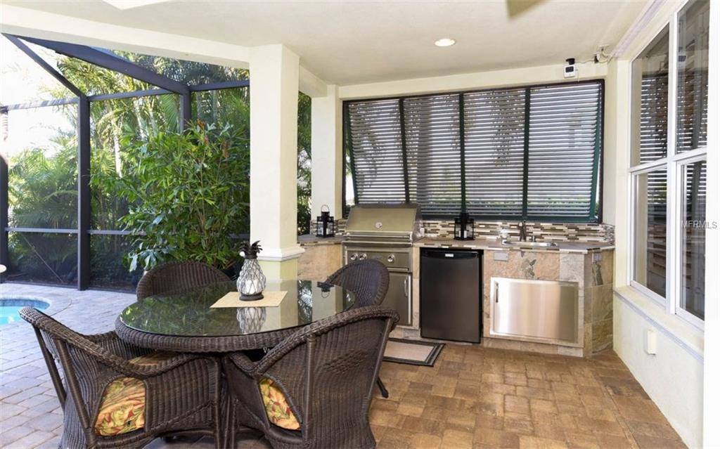 3903 5TH AVENUE NE, BRADENTON, Florida 34208, 3 Bedrooms Bedrooms, 11 Rooms Rooms,3 BathroomsBathrooms,Residential,For sale,5TH,A4202067