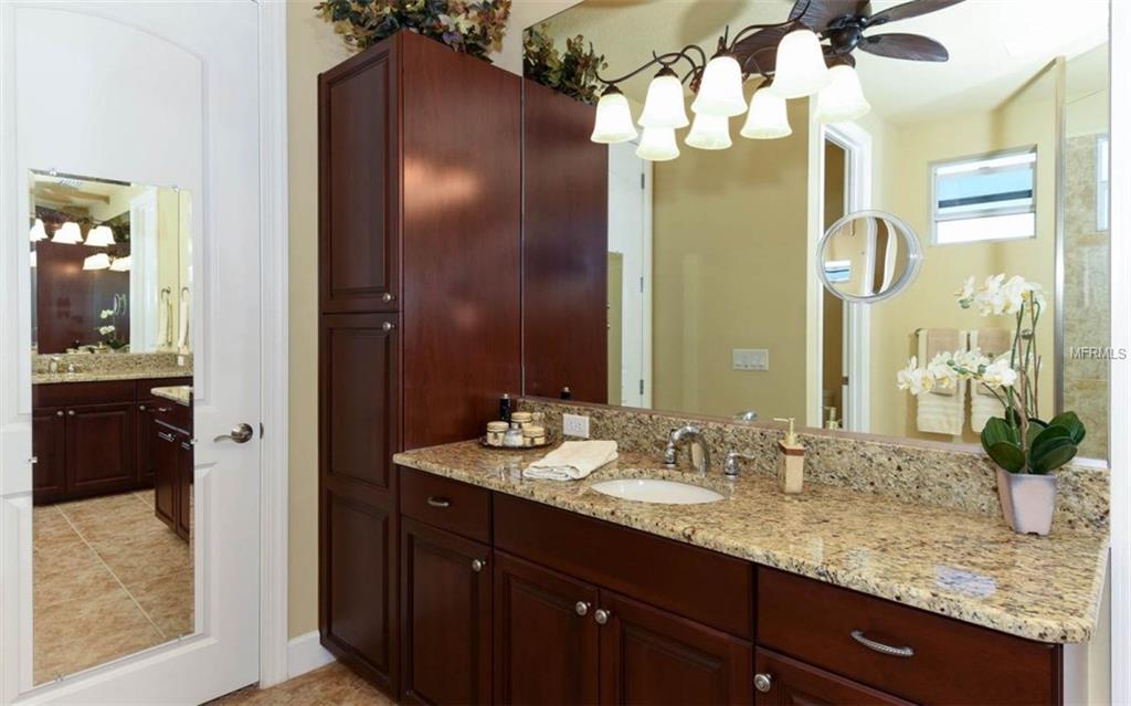 3903 5TH AVENUE NE, BRADENTON, Florida 34208, 3 Bedrooms Bedrooms, 11 Rooms Rooms,3 BathroomsBathrooms,Residential,For sale,5TH,A4202067