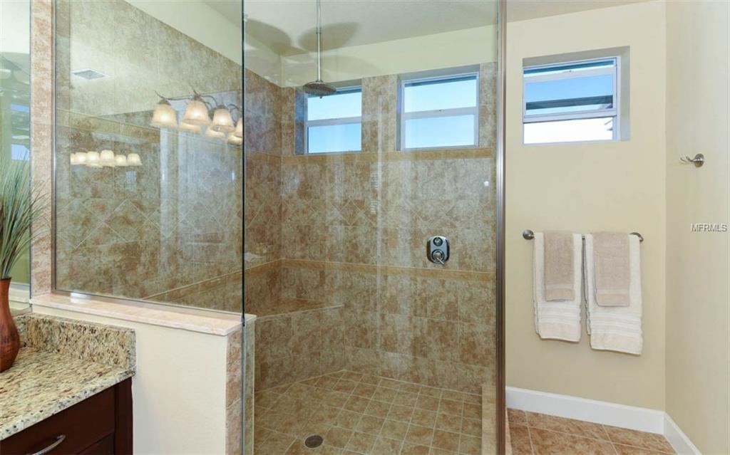 3903 5TH AVENUE NE, BRADENTON, Florida 34208, 3 Bedrooms Bedrooms, 11 Rooms Rooms,3 BathroomsBathrooms,Residential,For sale,5TH,A4202067