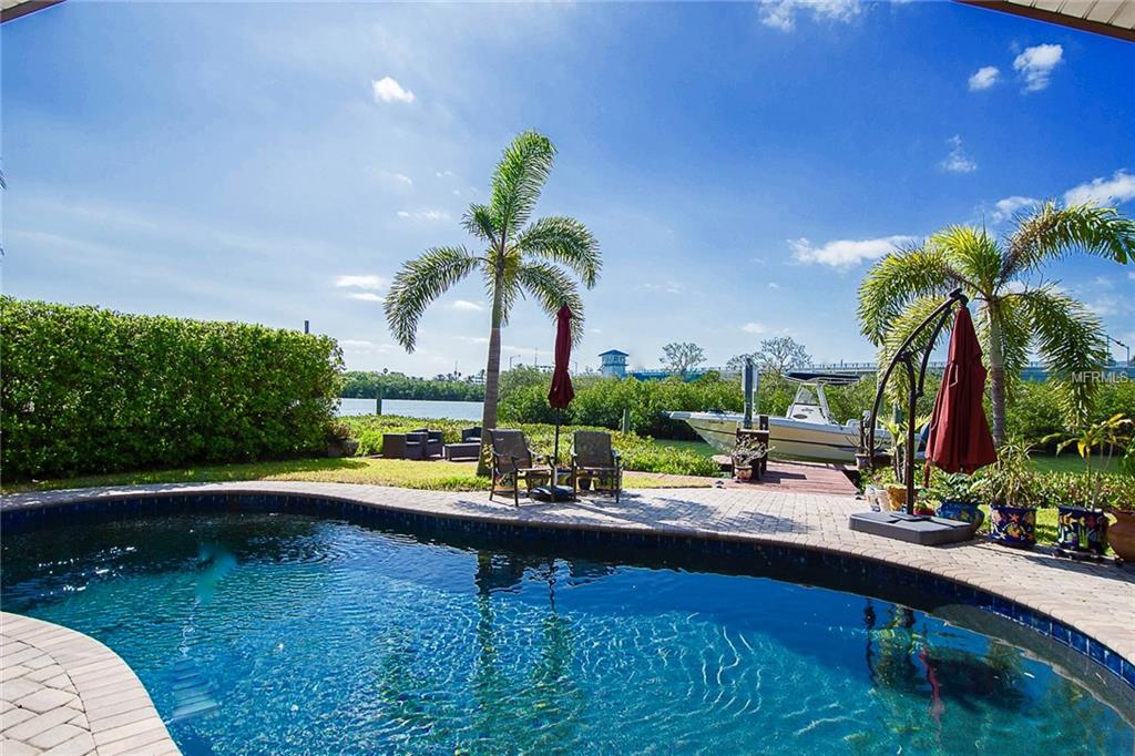 323 6TH AVENUE, INDIAN ROCKS BEACH, Florida 33785, 3 Bedrooms Bedrooms, 3 Rooms Rooms,2 BathroomsBathrooms,Residential,For sale,6TH,U7845710