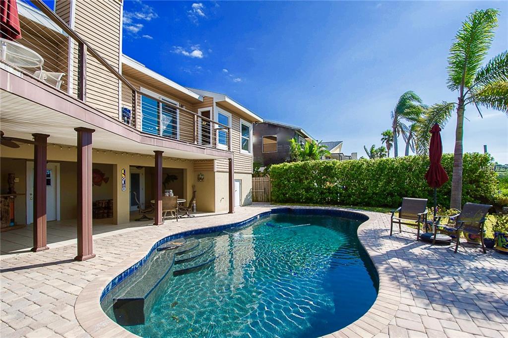 323 6TH AVENUE, INDIAN ROCKS BEACH, Florida 33785, 3 Bedrooms Bedrooms, 3 Rooms Rooms,2 BathroomsBathrooms,Residential,For sale,6TH,U7845710