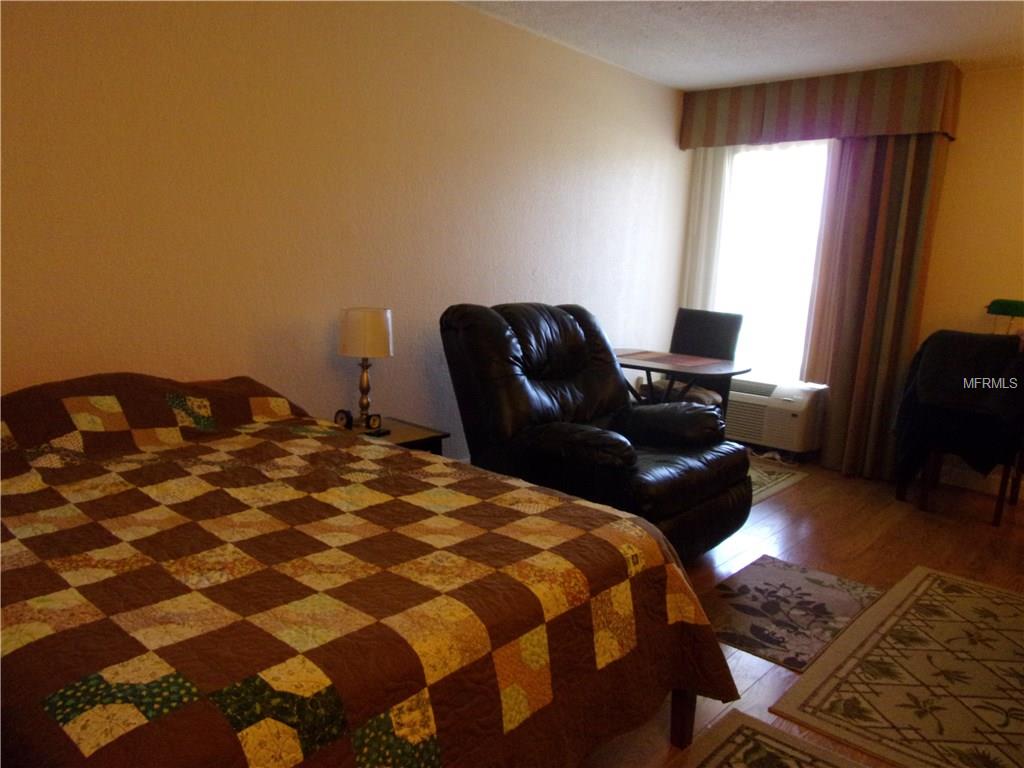 7150 N TAMIAMI TRAIL, SARASOTA, Florida 34243, 1 Bedroom Bedrooms, 3 Rooms Rooms,1 BathroomBathrooms,Residential,For sale,TAMIAMI,A4209184