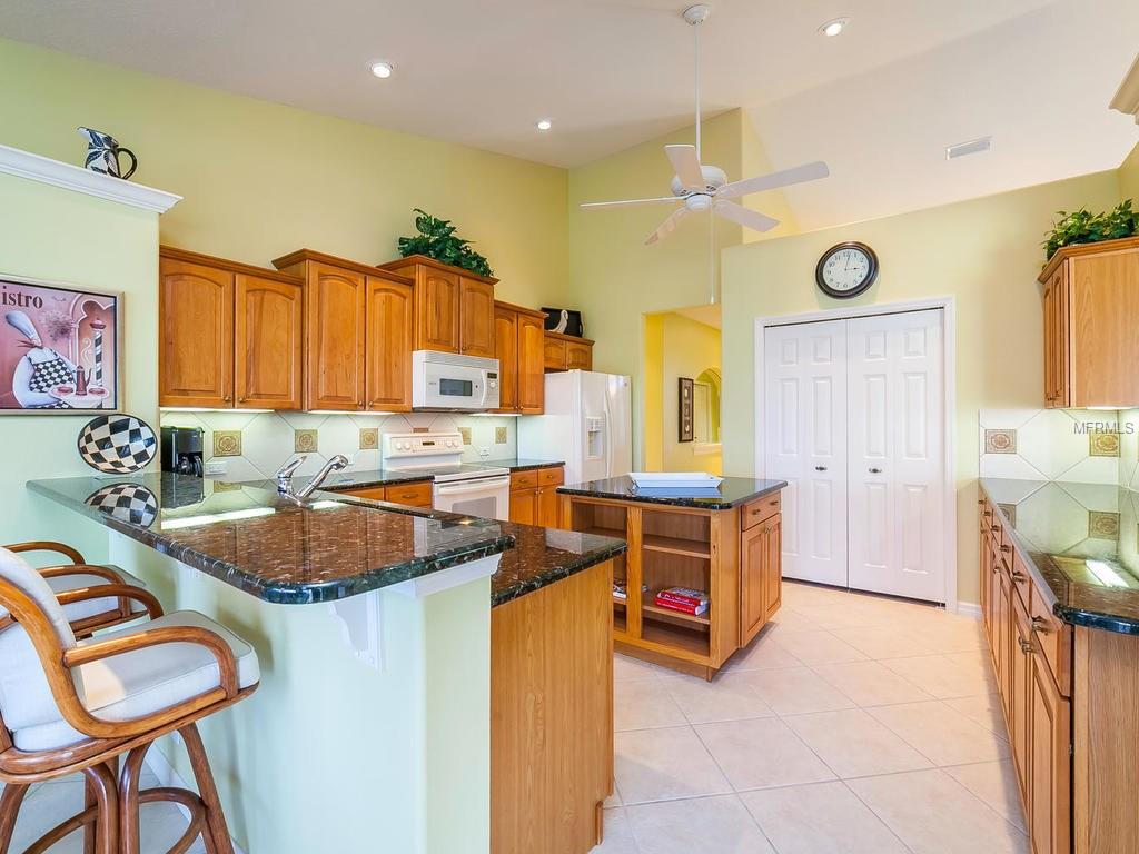953 CHICKADEE DRIVE, VENICE, Florida 34285, 3 Bedrooms Bedrooms, 8 Rooms Rooms,3 BathroomsBathrooms,Residential,For sale,CHICKADEE,N5916369