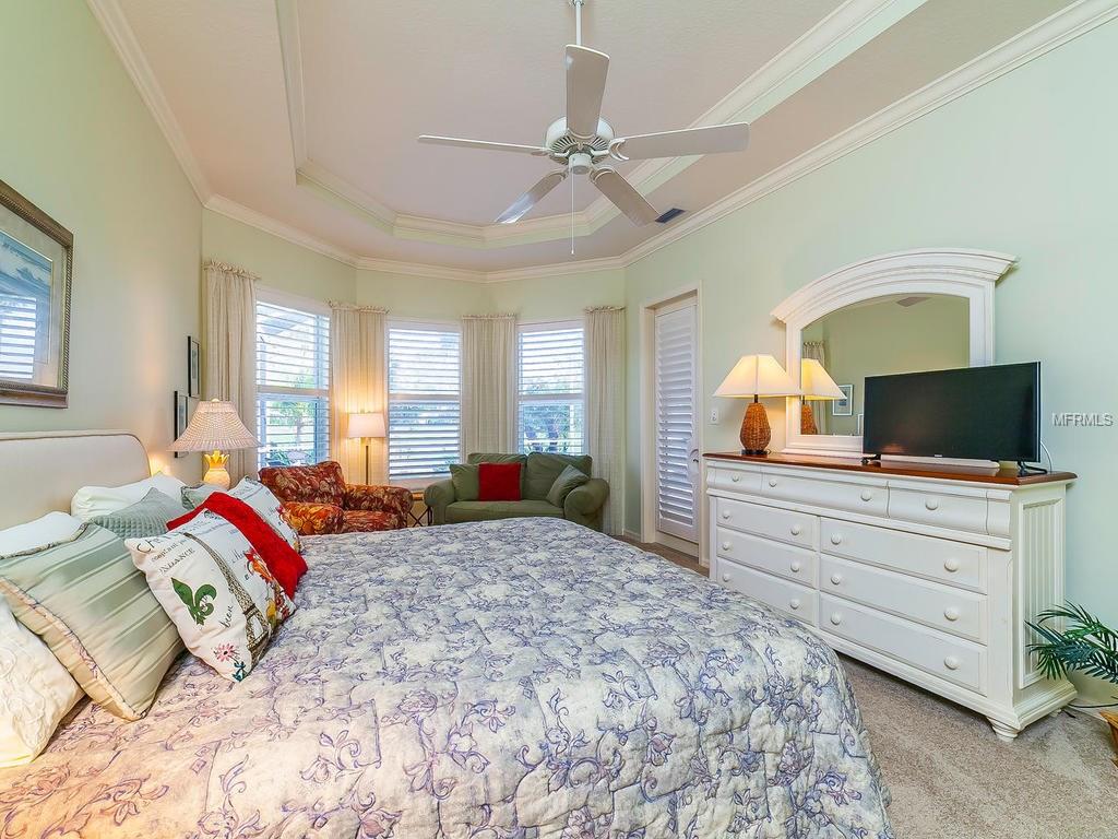 953 CHICKADEE DRIVE, VENICE, Florida 34285, 3 Bedrooms Bedrooms, 8 Rooms Rooms,3 BathroomsBathrooms,Residential,For sale,CHICKADEE,N5916369