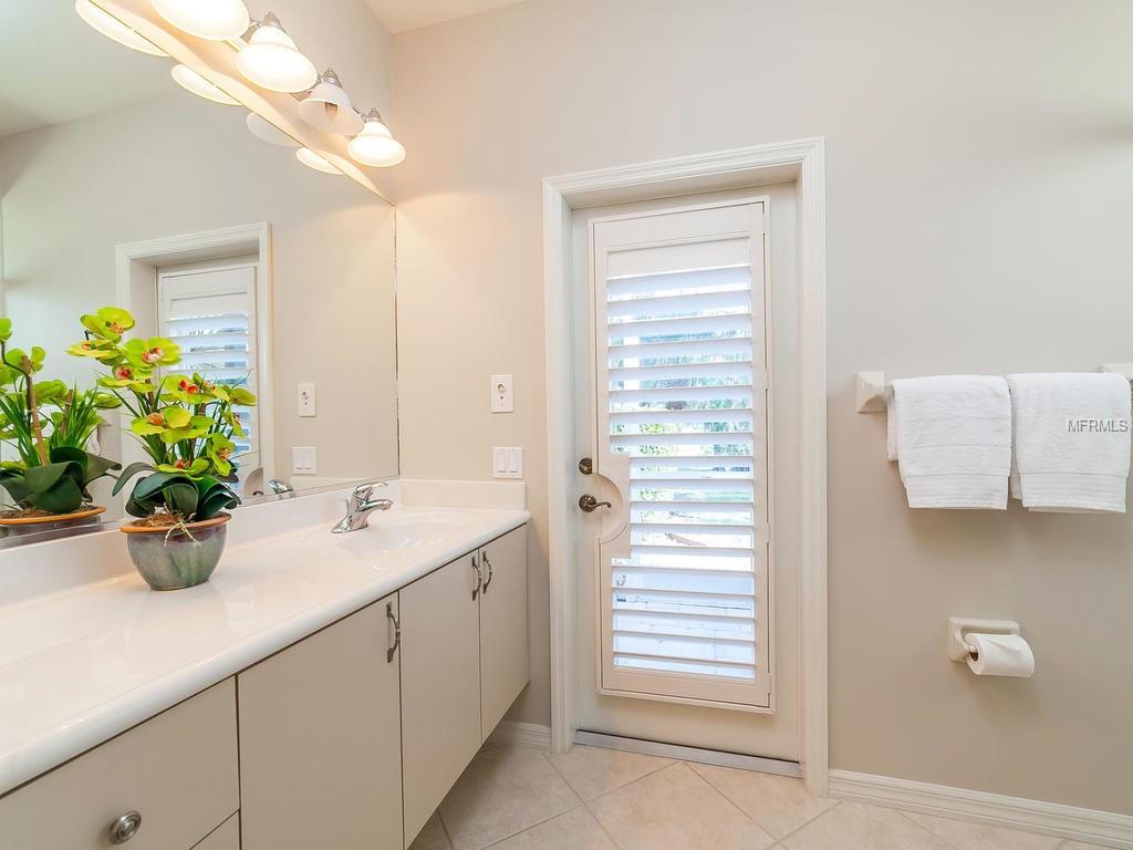 953 CHICKADEE DRIVE, VENICE, Florida 34285, 3 Bedrooms Bedrooms, 8 Rooms Rooms,3 BathroomsBathrooms,Residential,For sale,CHICKADEE,N5916369