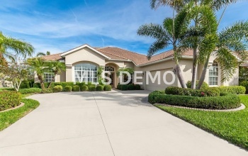 953 CHICKADEE DRIVE, VENICE, Florida 34285, 3 Bedrooms Bedrooms, 8 Rooms Rooms,3 BathroomsBathrooms,Residential,For sale,CHICKADEE,N5916369