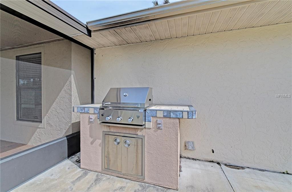 819 44TH AVENUE E, ELLENTON, Florida 34222, 2 Bedrooms Bedrooms, 6 Rooms Rooms,2 BathroomsBathrooms,Residential,For sale,44TH,A4209869