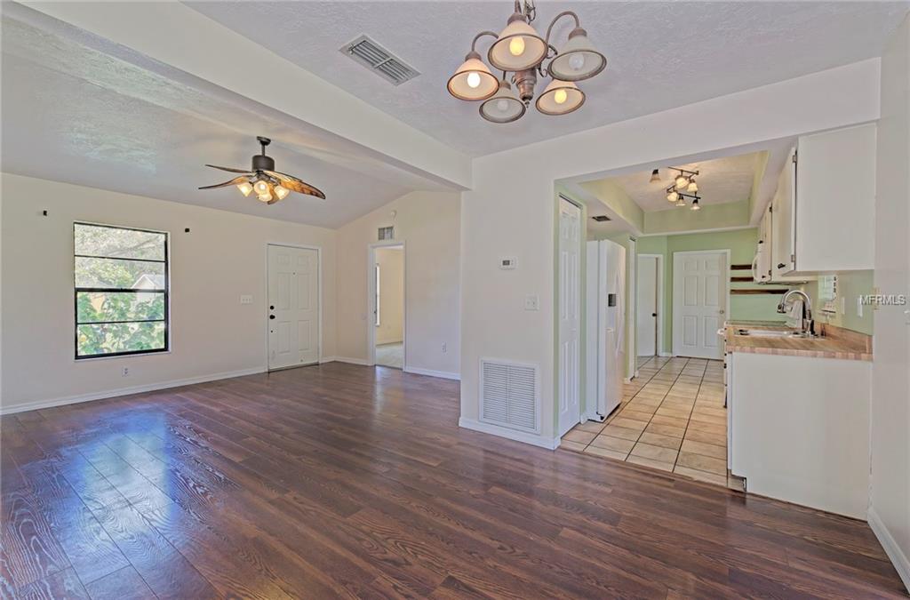 819 44TH AVENUE E, ELLENTON, Florida 34222, 2 Bedrooms Bedrooms, 6 Rooms Rooms,2 BathroomsBathrooms,Residential,For sale,44TH,A4209869