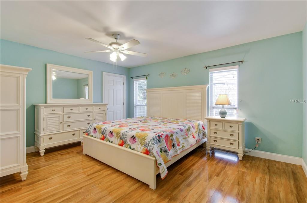 1539 TWIN PALMS LOOP, LUTZ, Florida 33559, 4 Bedrooms Bedrooms, 8 Rooms Rooms,2 BathroomsBathrooms,Residential,For sale,TWIN PALMS,T2928567