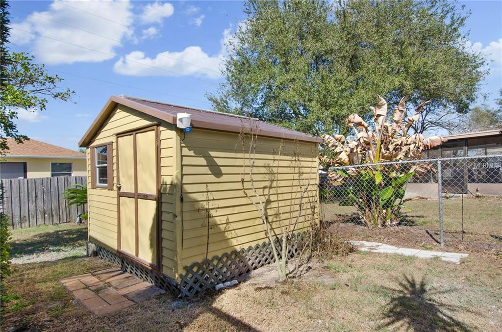 1539 TWIN PALMS LOOP, LUTZ, Florida 33559, 4 Bedrooms Bedrooms, 8 Rooms Rooms,2 BathroomsBathrooms,Residential,For sale,TWIN PALMS,T2928567