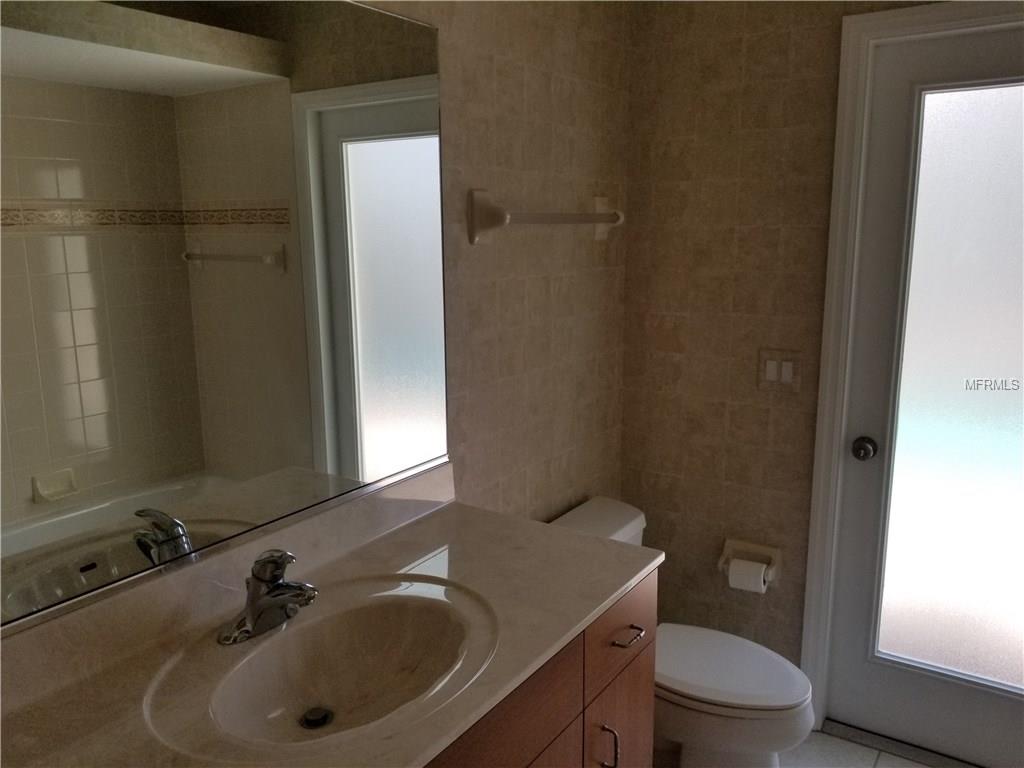 197 VALENCIA LAKES DRIVE, VENICE, Florida 34292, 3 Bedrooms Bedrooms, 6 Rooms Rooms,3 BathroomsBathrooms,Residential,For sale,VALENCIA LAKES,N5915142