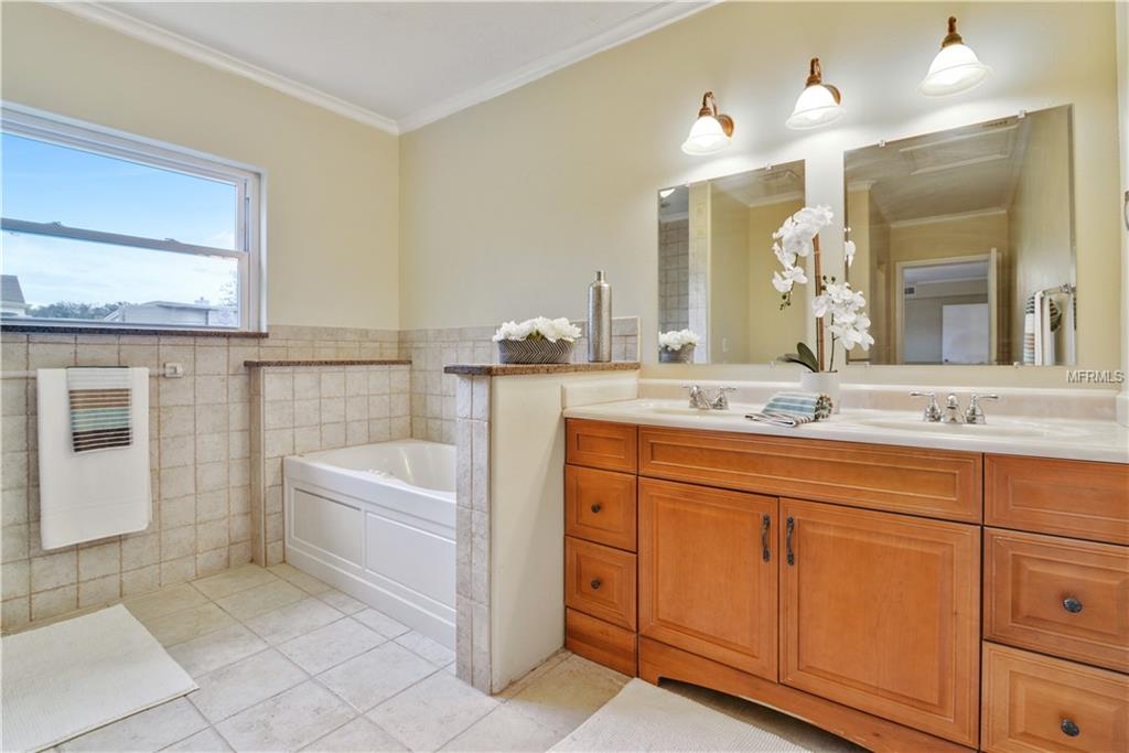 1521 SUGARWOOD CIRCLE, WINTER PARK, Florida 32792, 4 Bedrooms Bedrooms, 7 Rooms Rooms,4 BathroomsBathrooms,Residential,For sale,SUGARWOOD,S4855517