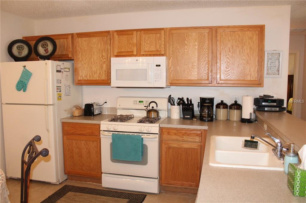 2583 HIALEAH AVE, THE VILLAGES, Florida 32162, 2 Bedrooms Bedrooms, 5 Rooms Rooms,2 BathroomsBathrooms,Residential,For sale,HIALEAH AVE,G4852579