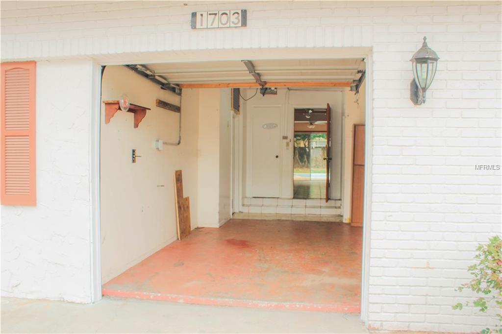 1703 ORANGE HILL DRIVE, BRANDON, Florida 33510, 3 Bedrooms Bedrooms, 9 Rooms Rooms,3 BathroomsBathrooms,Residential,For sale,ORANGE HILL,L4725464