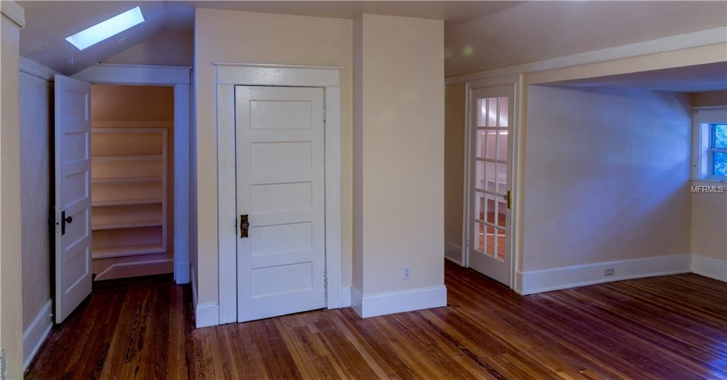 1224 CHERRY STREET NE, ST PETERSBURG, Florida 33701, 3 Bedrooms Bedrooms, 7 Rooms Rooms,3 BathroomsBathrooms,Residential,For sale,CHERRY,T2928189