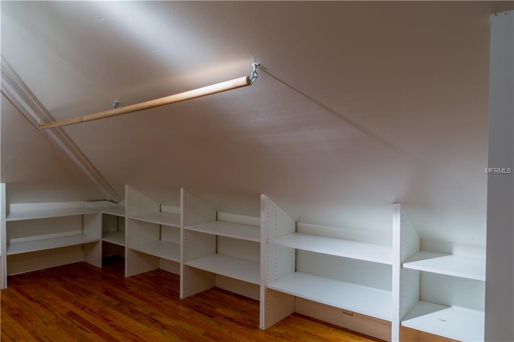 1224 CHERRY STREET NE, ST PETERSBURG, Florida 33701, 3 Bedrooms Bedrooms, 7 Rooms Rooms,3 BathroomsBathrooms,Residential,For sale,CHERRY,T2928189