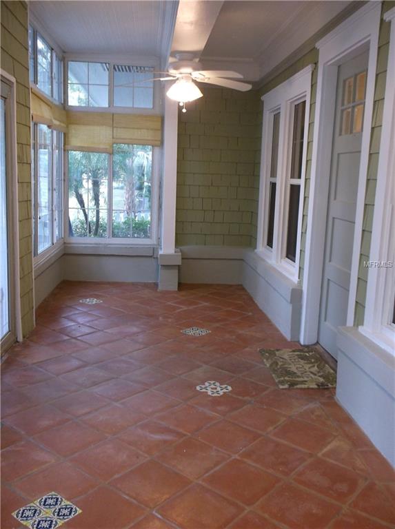 1224 CHERRY STREET NE, ST PETERSBURG, Florida 33701, 3 Bedrooms Bedrooms, 7 Rooms Rooms,3 BathroomsBathrooms,Residential,For sale,CHERRY,T2928189