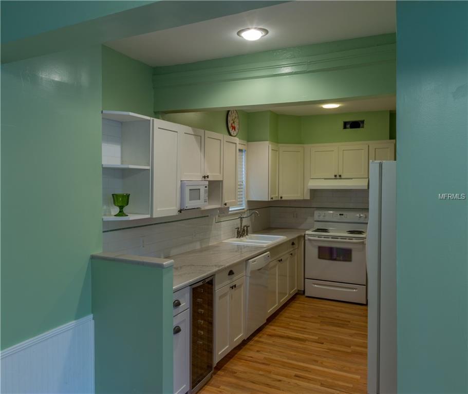 1224 CHERRY STREET NE, ST PETERSBURG, Florida 33701, 3 Bedrooms Bedrooms, 7 Rooms Rooms,3 BathroomsBathrooms,Residential,For sale,CHERRY,T2928189