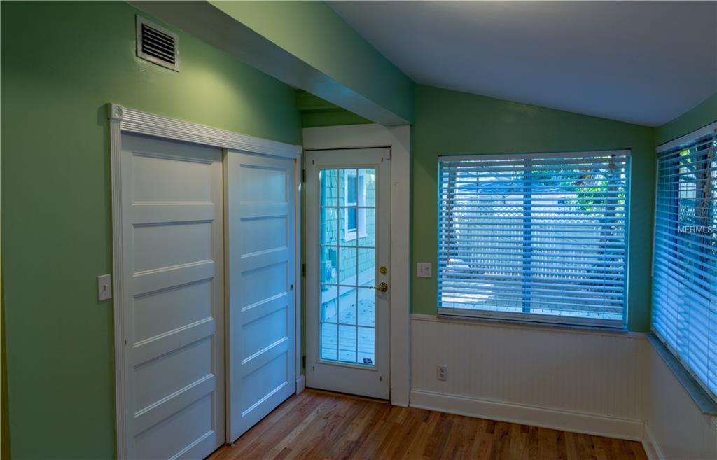 1224 CHERRY STREET NE, ST PETERSBURG, Florida 33701, 3 Bedrooms Bedrooms, 7 Rooms Rooms,3 BathroomsBathrooms,Residential,For sale,CHERRY,T2928189