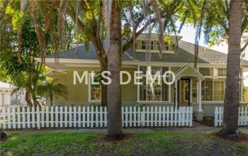 1224 CHERRY STREET NE, ST PETERSBURG, Florida 33701, 3 Bedrooms Bedrooms, 7 Rooms Rooms,3 BathroomsBathrooms,Residential,For sale,CHERRY,T2928189