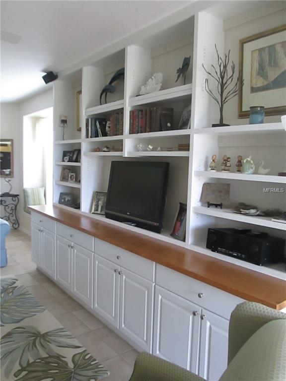 7024 OLD TABBY CIRCLE, LAKEWOOD RANCH, Florida 34202, 3 Bedrooms Bedrooms, 5 Rooms Rooms,2 BathroomsBathrooms,Residential,For sale,OLD TABBY,A4196735