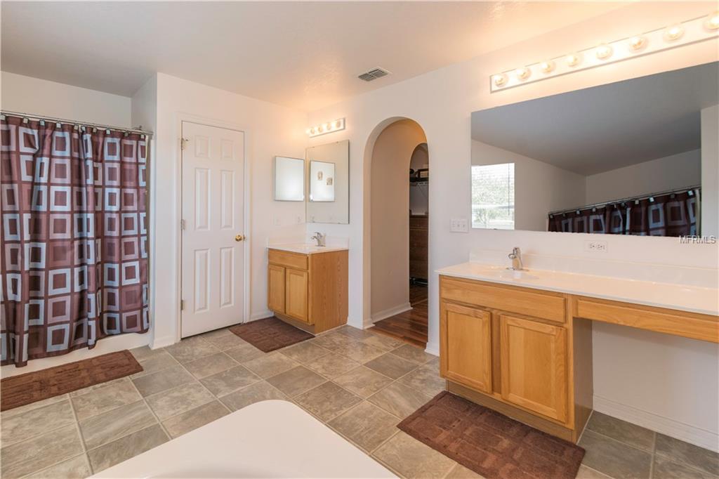 333 FISH HAWK DRIVE, WINTER HAVEN, Florida 33884, 6 Bedrooms Bedrooms, 11 Rooms Rooms,4 BathroomsBathrooms,Residential,For sale,FISH HAWK,P4718031