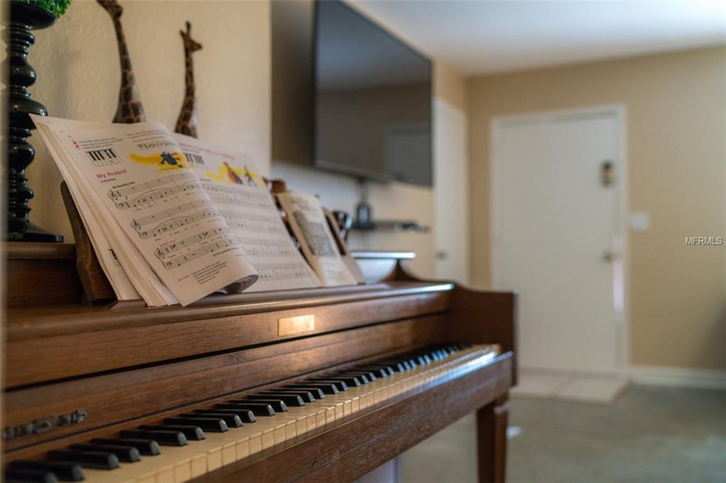 3917 CORONA LANE, SARASOTA, Florida 34232, 3 Bedrooms Bedrooms, 5 Rooms Rooms,2 BathroomsBathrooms,Residential,For sale,CORONA,A4204408