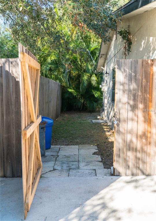 3917 CORONA LANE, SARASOTA, Florida 34232, 3 Bedrooms Bedrooms, 5 Rooms Rooms,2 BathroomsBathrooms,Residential,For sale,CORONA,A4204408