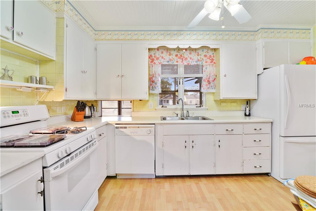 410 FLORIDA AVENUE, SAINT CLOUD, Florida 34769, 3 Bedrooms Bedrooms, 8 Rooms Rooms,2 BathroomsBathrooms,Residential,For sale,FLORIDA,S4856245