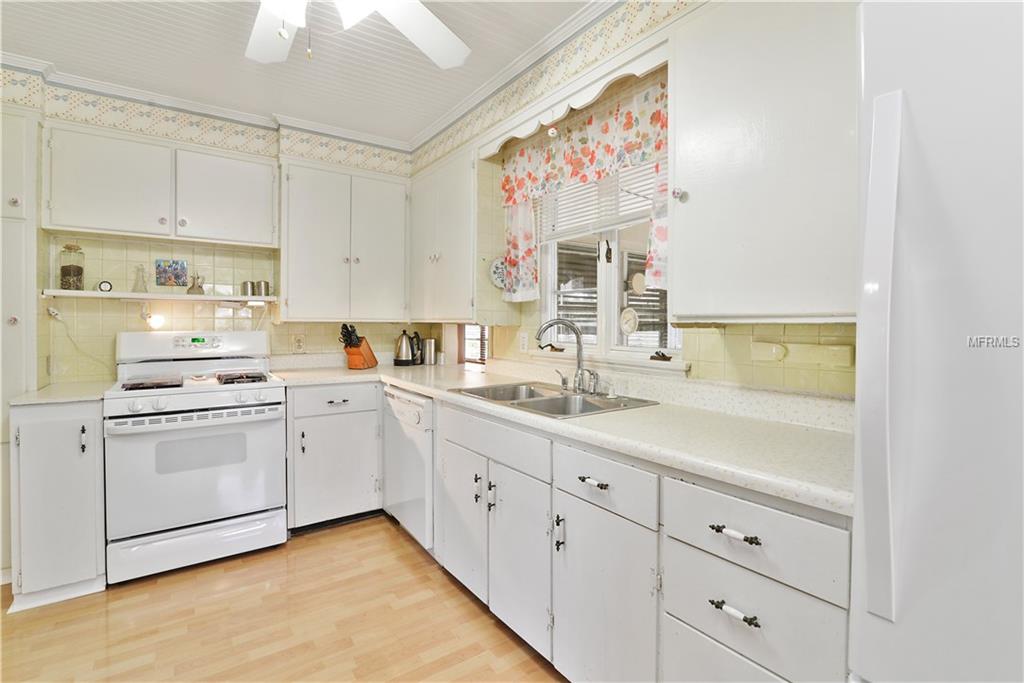 410 FLORIDA AVENUE, SAINT CLOUD, Florida 34769, 3 Bedrooms Bedrooms, 8 Rooms Rooms,2 BathroomsBathrooms,Residential,For sale,FLORIDA,S4856245